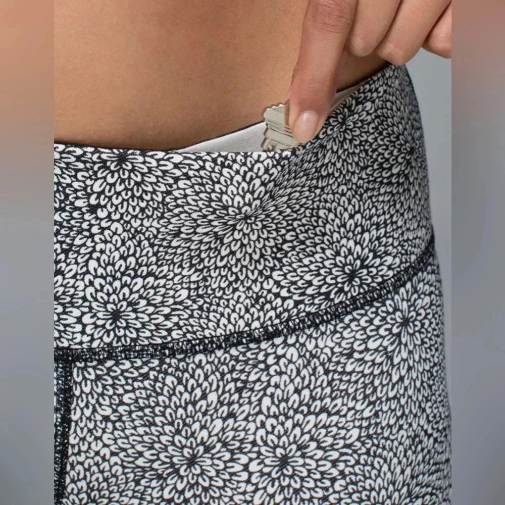 Lululemon Wunder Under Leggings Size